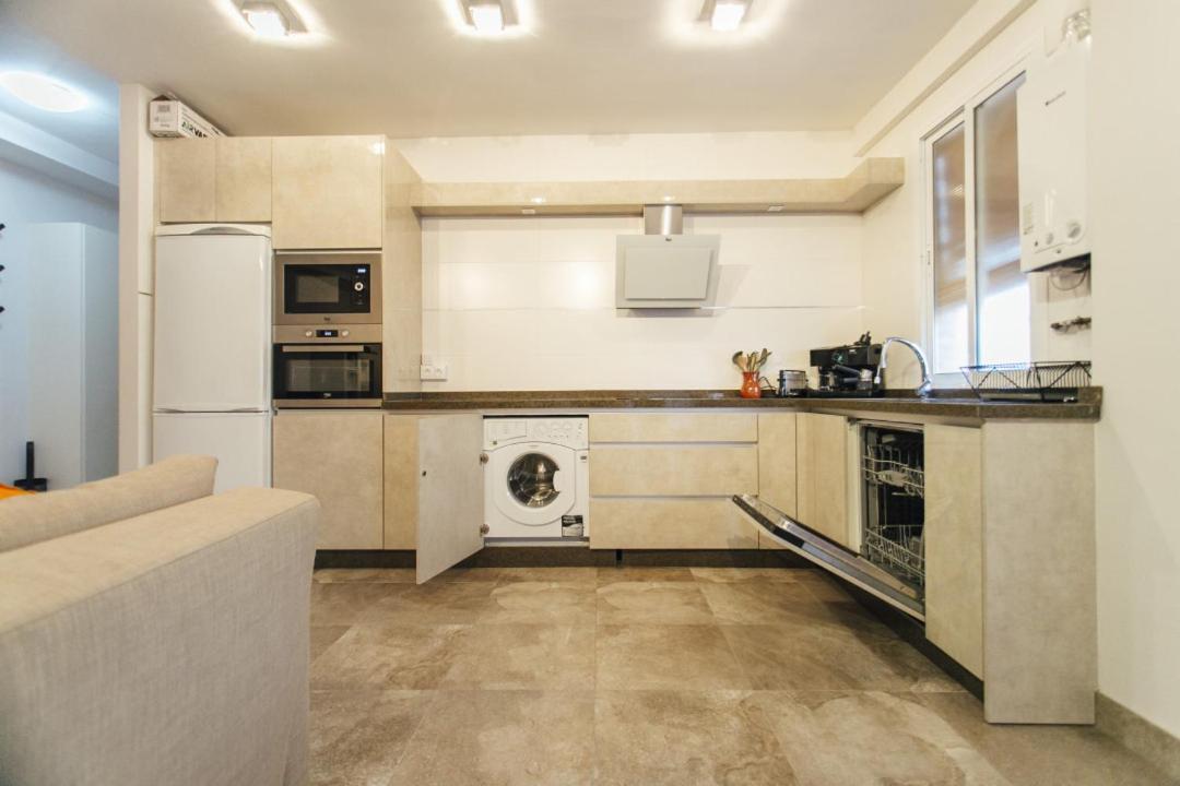 Wide And Diaphanous- 3bd 2bth- Alcazar * Séville