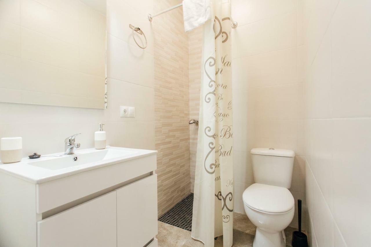 Wide And Diaphanous- 3bd 2bth- Alcazar Apartment Sevilla